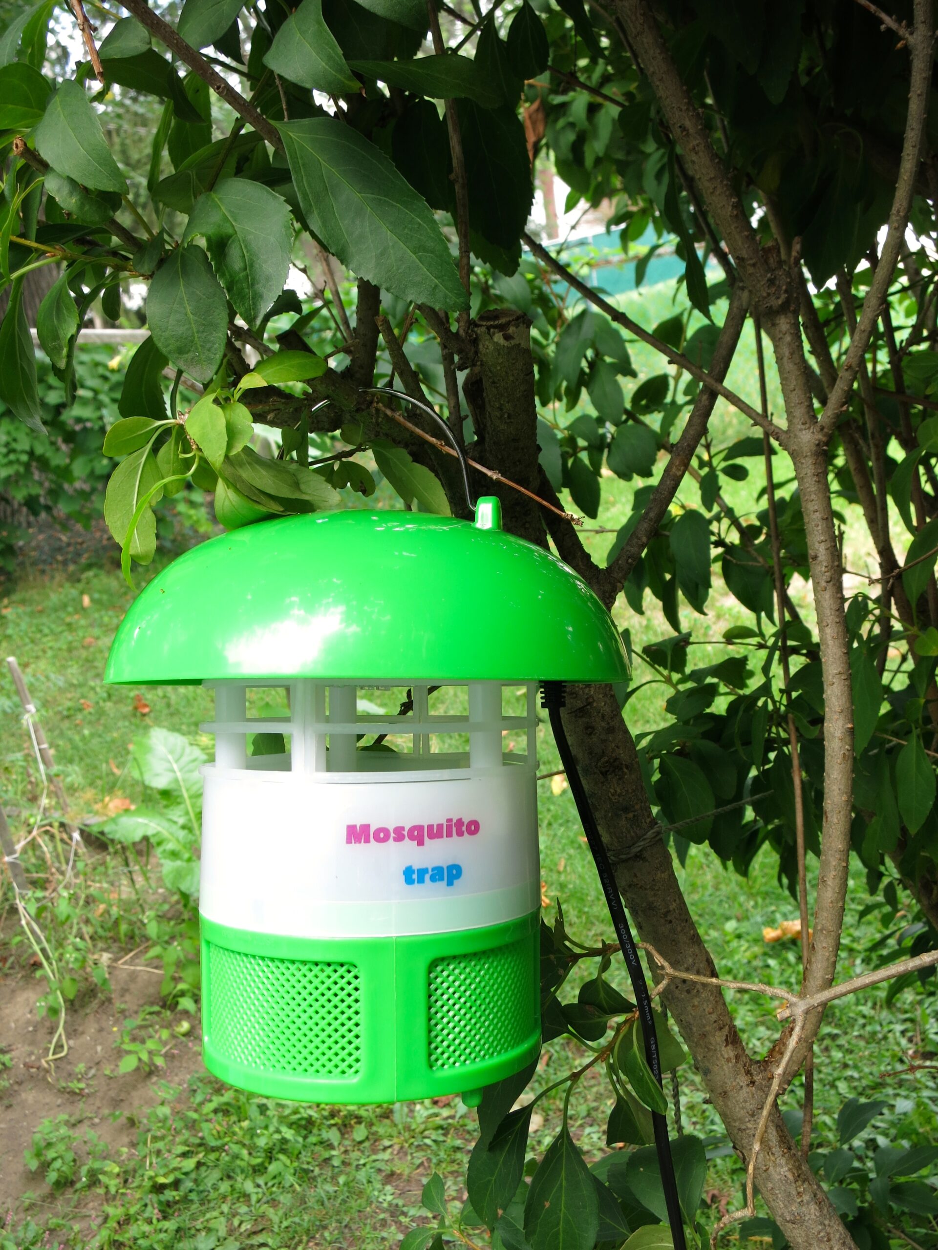 Mosquito Trap 110V Portable NonToxic Quiet Indoor Outdoor Multipurpose Bug Catcher (Mosquitoes, Moths, Flies, Gnats,etc.)